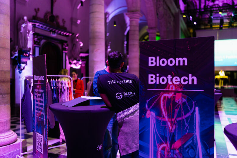 Fashion bloombiotech